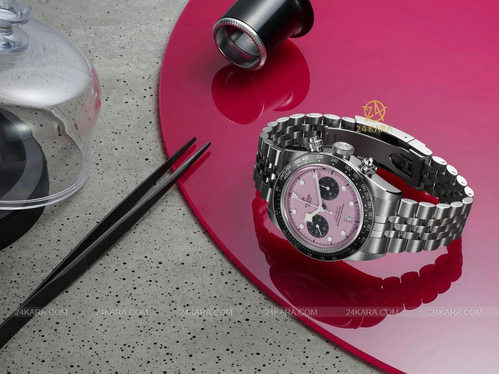 tudor-black-bay-chrono-pink-dial-jubilee-bracelet-4