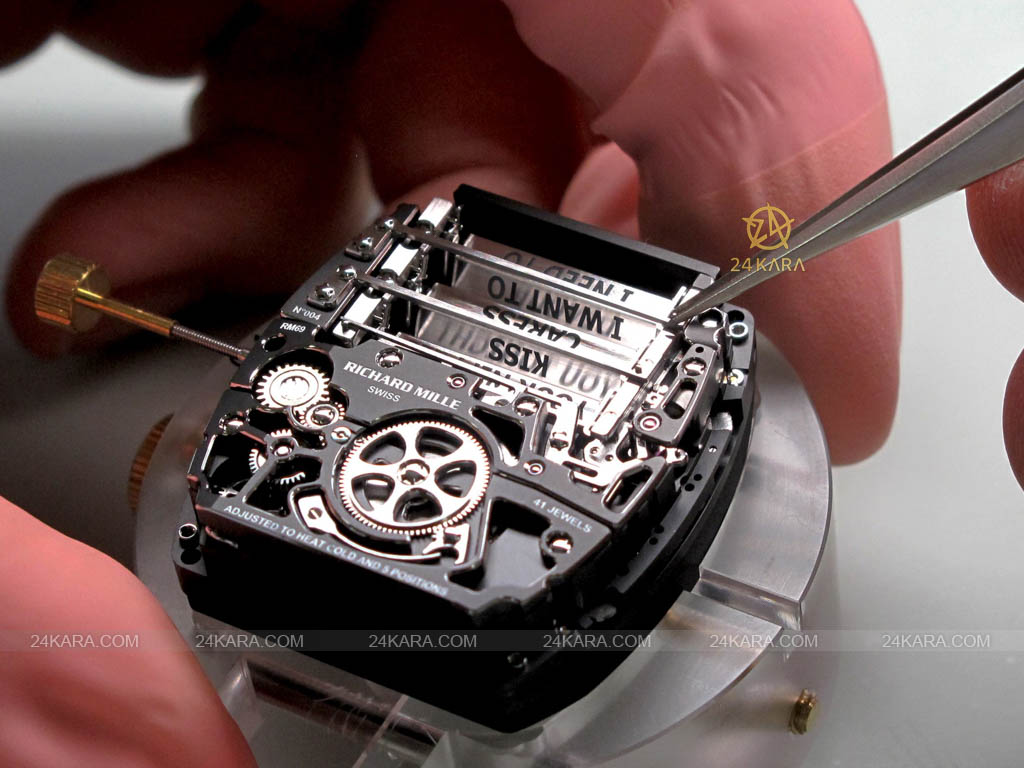 dong_ho_cartier_manual_winding_tourbillon_erotic_rm_69