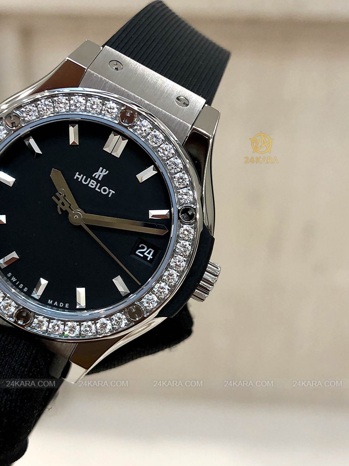 Đồng hồ Hublot Classic Fusion Titanium Diamonds 581.NX.1171.RX.1104