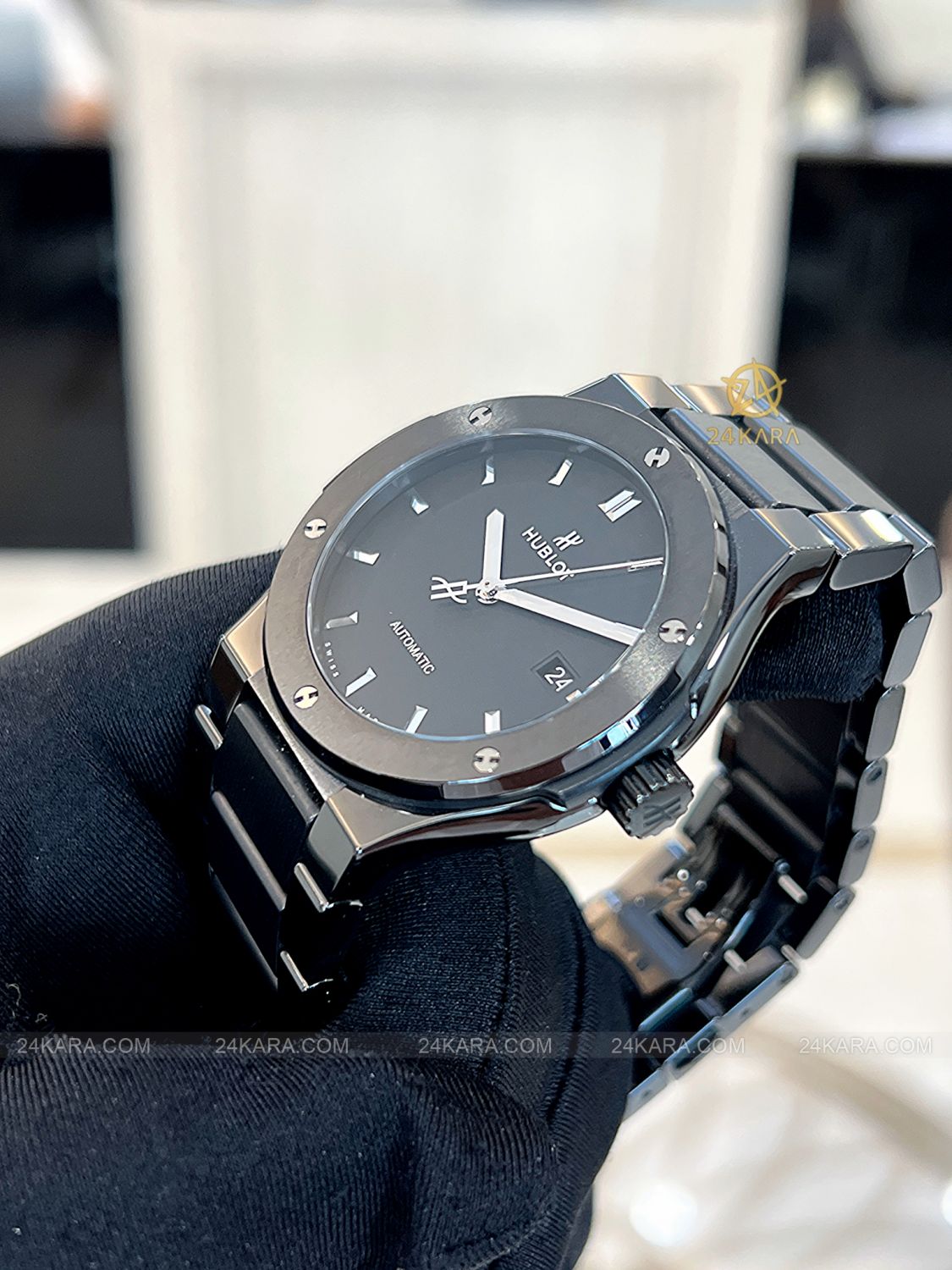Đồng hồ Hublot Classic Fusion 42 Black Magic Bracelet 548.CM.1170.CM Vỏ Dây Gốm - Lướt
