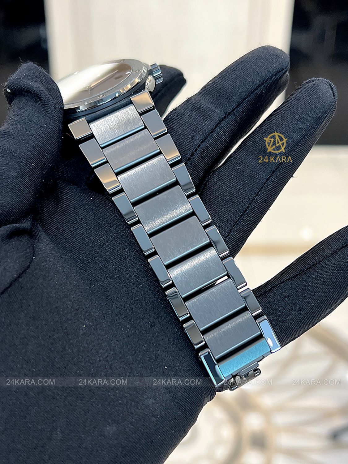 Đồng hồ Hublot Classic Fusion 42 Black Magic Bracelet 548.CM.1170.CM Vỏ Dây Gốm - Lướt