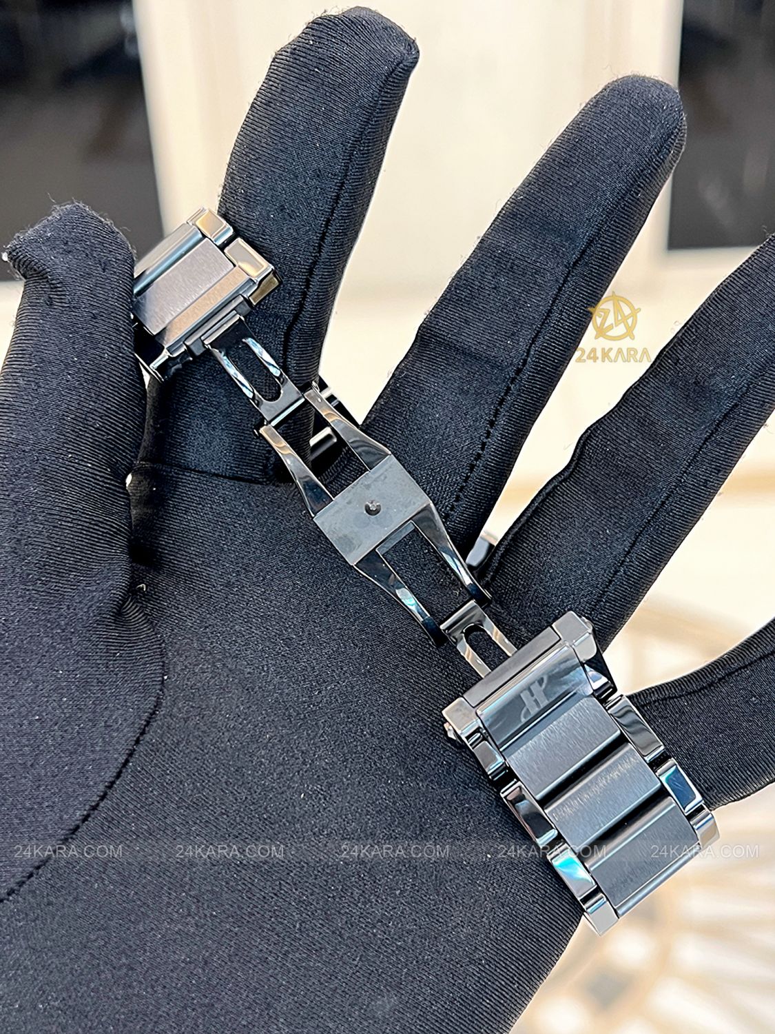 Đồng hồ Hublot Classic Fusion 42 Black Magic Bracelet 548.CM.1170.CM Vỏ Dây Gốm - Lướt