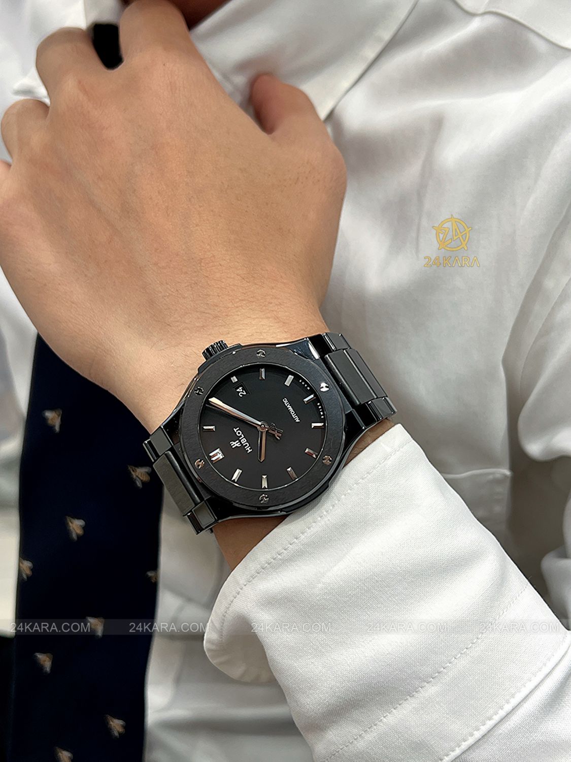 Đồng hồ Hublot Classic Fusion 42 Black Magic Bracelet 548.CM.1170.CM Vỏ Dây Gốm - Lướt