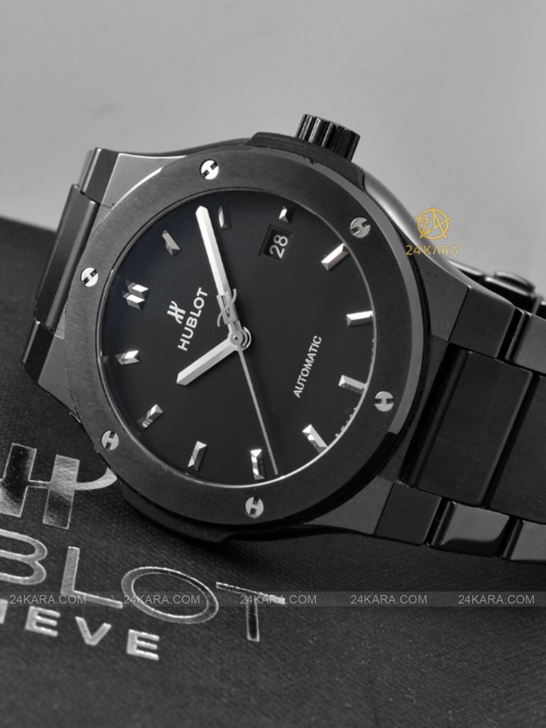 Đồng hồ Hublot Classic Fusion 42 Black Magic Bracelet 548.CM.1170.CM Vỏ Dây Gốm - Lướt