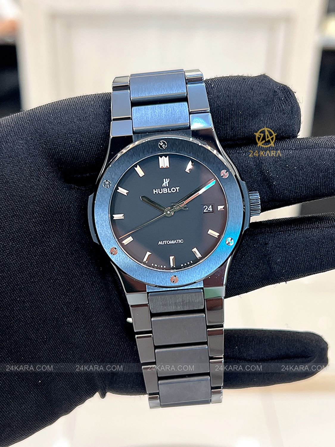 Đồng hồ Hublot Classic Fusion 42 Black Magic Bracelet 548.CM.1170.CM Vỏ Dây Gốm - Lướt