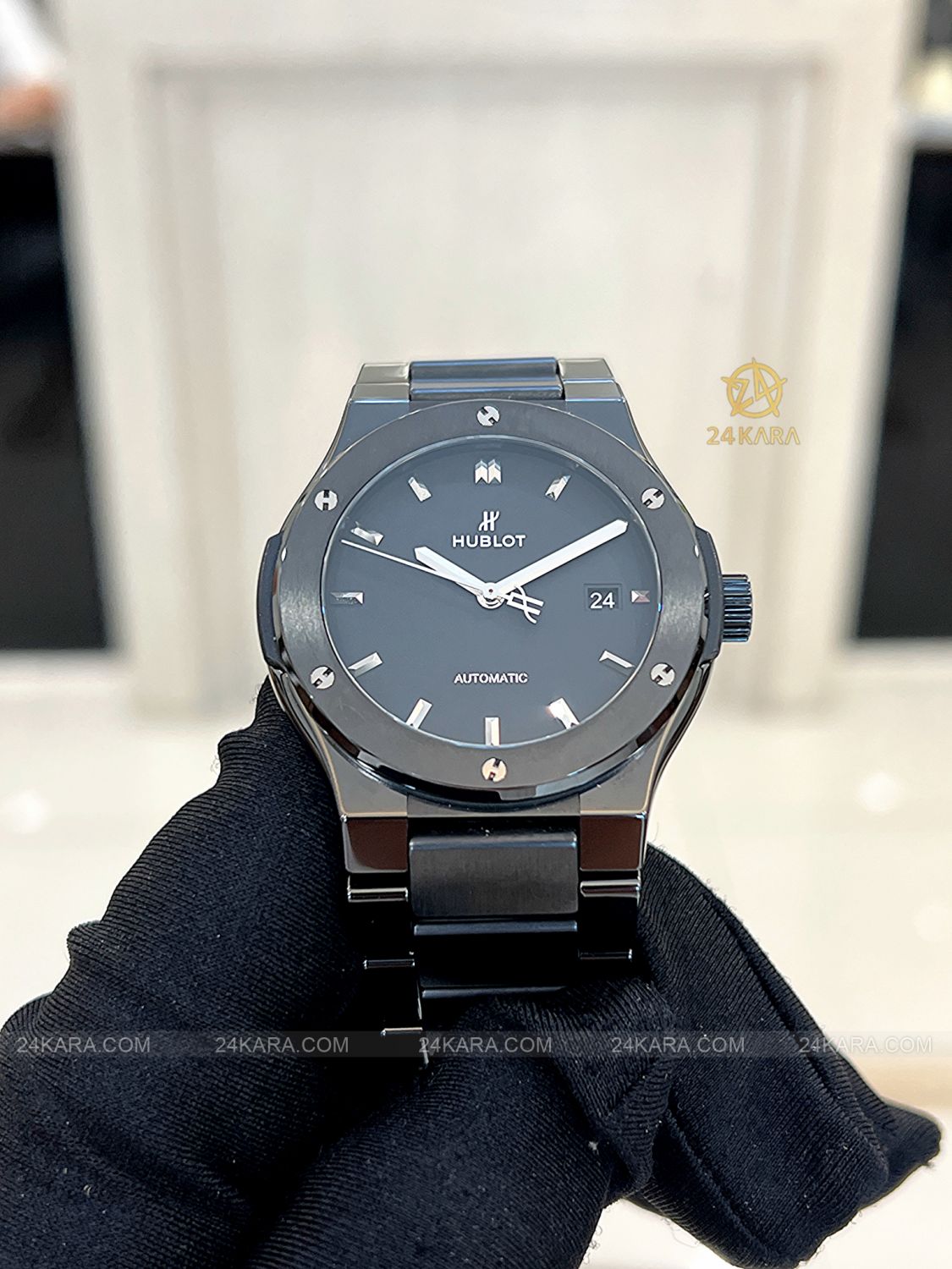 Đồng hồ Hublot Classic Fusion 42 Black Magic Bracelet 548.CM.1170.CM Vỏ Dây Gốm - Lướt