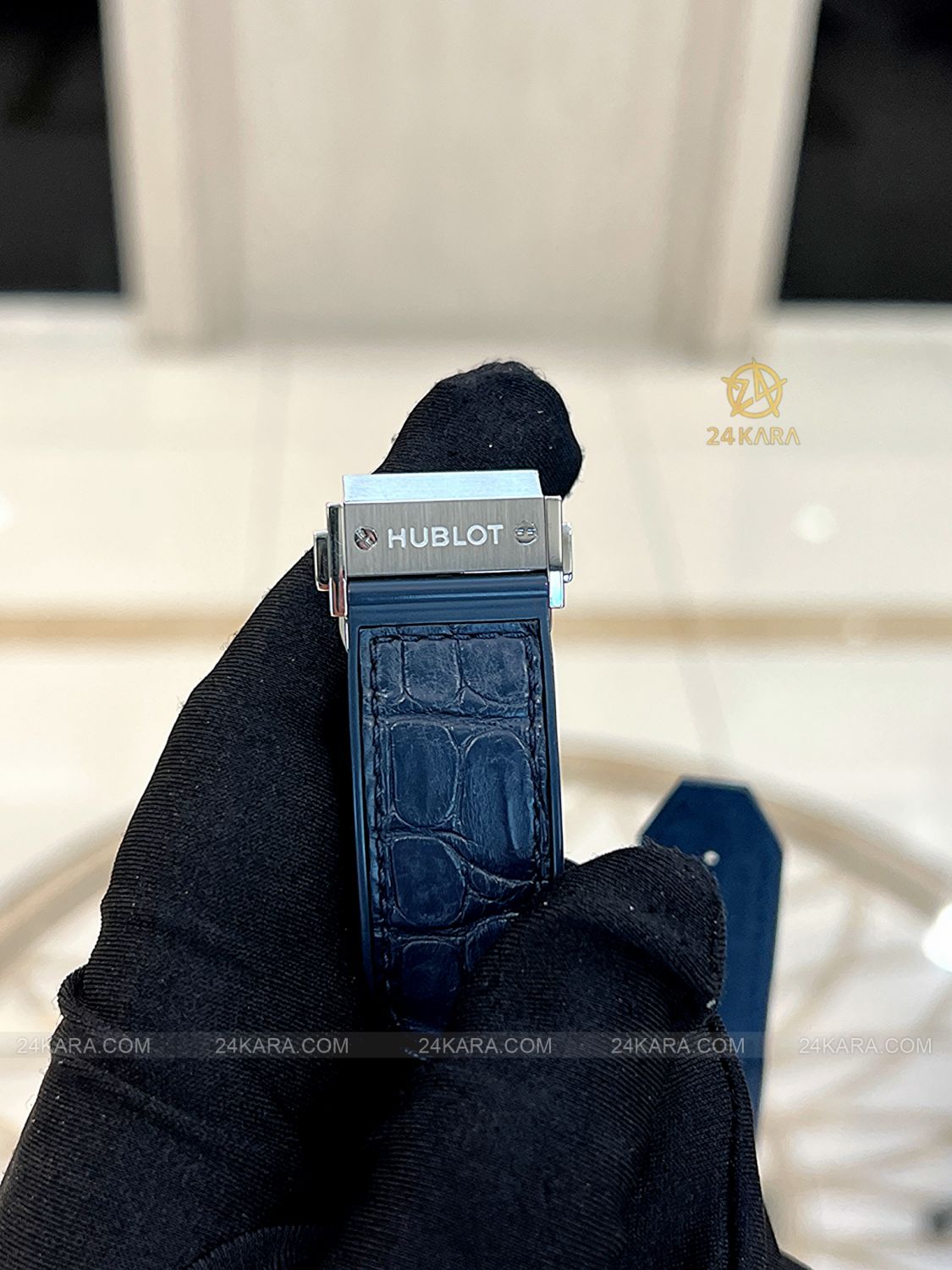 Đồng hồ Hublot Spirit of Big Bang Titanium Blue Diamonds 665.NX.7170.LR.1204 39mm