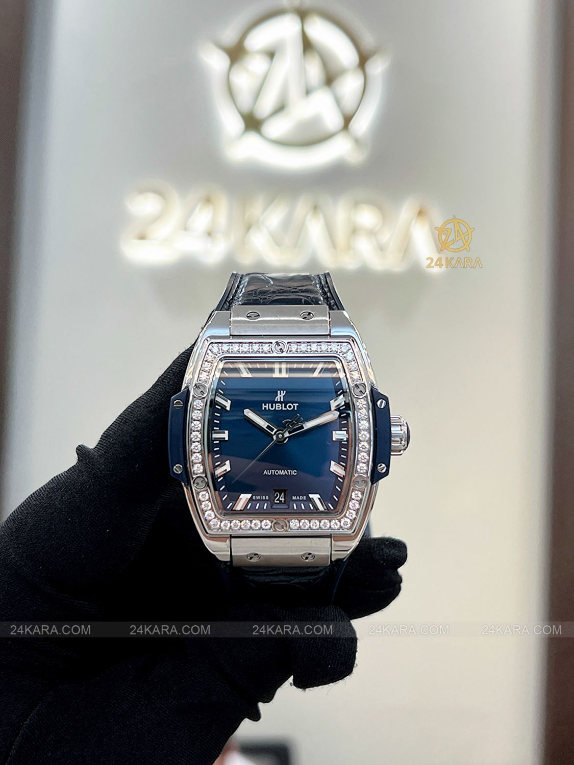 Đồng hồ Hublot Spirit of Big Bang Titanium Blue Diamonds 665.NX.7170.LR.1204 39mm