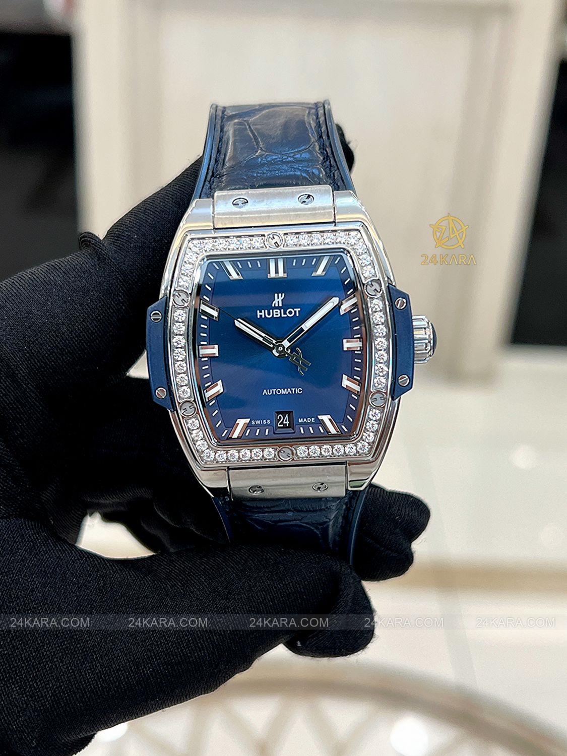 Đồng hồ Hublot Spirit of Big Bang Titanium Blue Diamonds 665.NX.7170.LR.1204 39mm