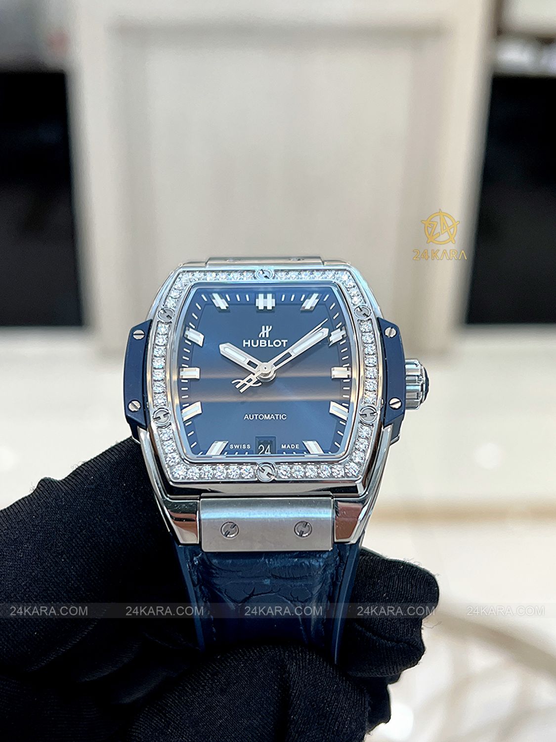 Đồng hồ Hublot Spirit of Big Bang Titanium Blue Diamonds 665.NX.7170.LR.1204 39mm
