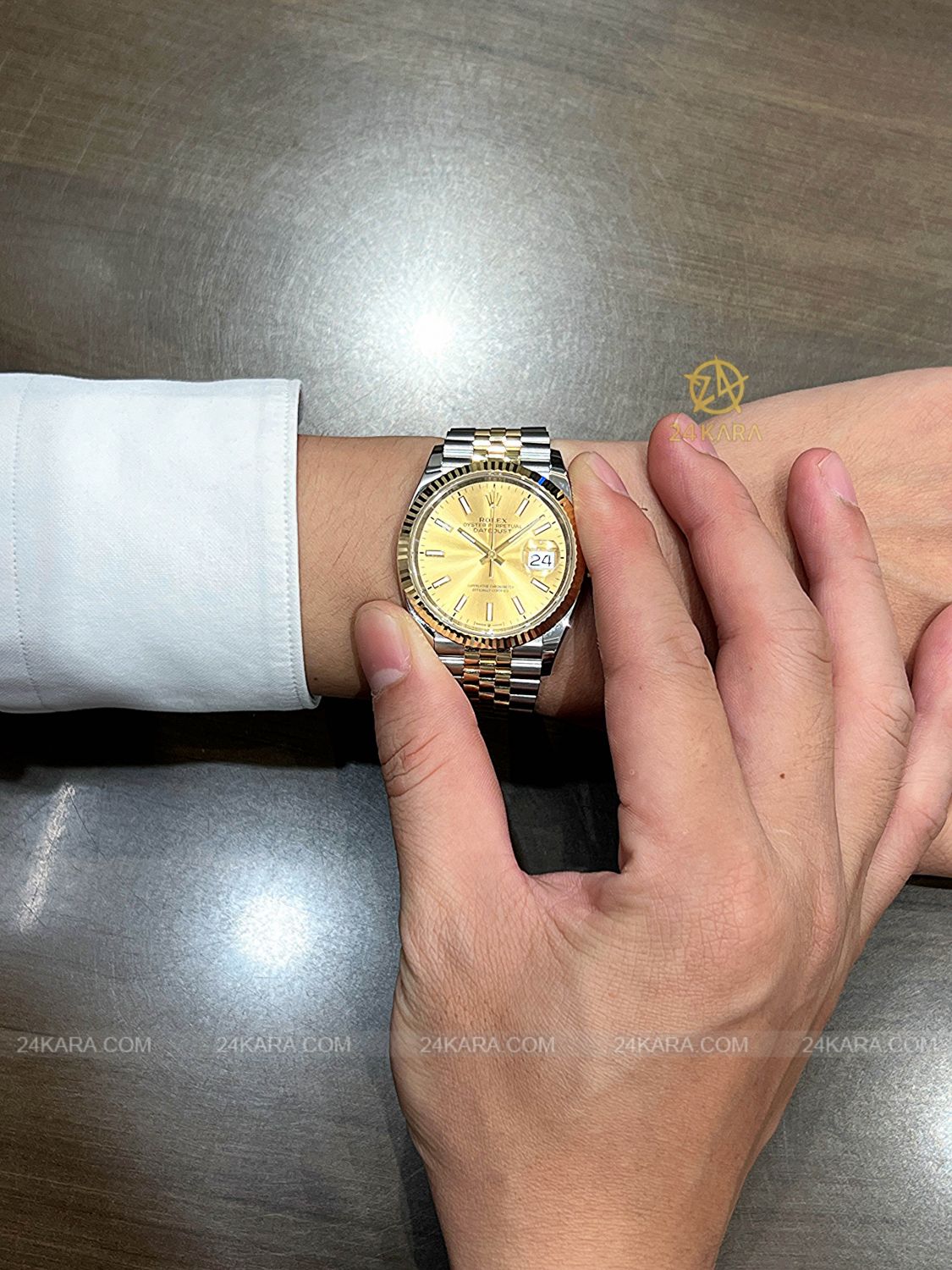 Đồng hồ Rolex Datejust 36 M126233-0015 126233-0015 Demi Vàng Kim Mặt Champagne Cọc Dạ Quang - Unworn