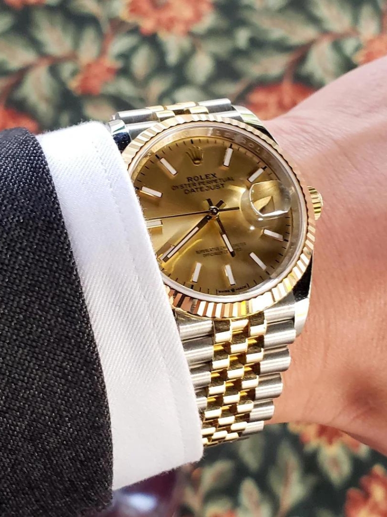 Đồng hồ Rolex Datejust 36 M126233-0015 126233-0015 Demi Vàng Kim Mặt Champagne Cọc Dạ Quang - Unworn