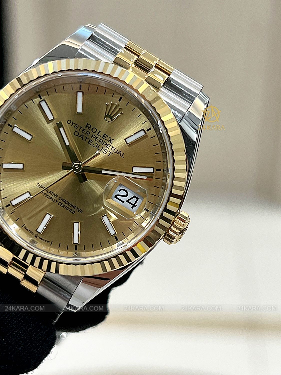 Đồng hồ Rolex Datejust 36 M126233-0015 126233-0015 Demi Vàng Kim Mặt Champagne Cọc Dạ Quang - Unworn