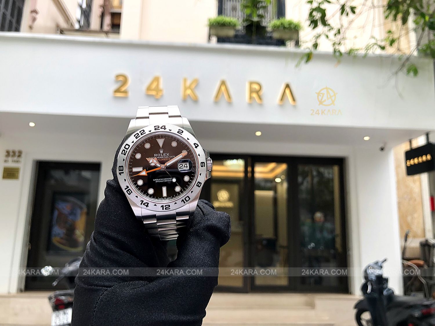 Đồng hồ Rolex Explorer II M226570-0002