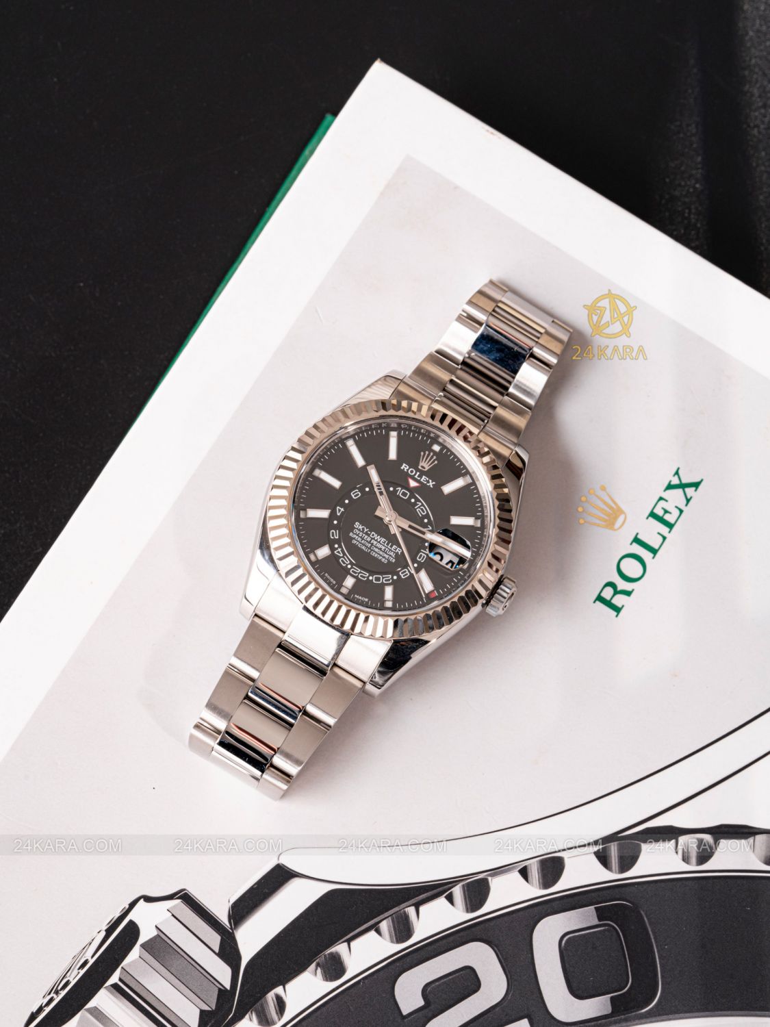 Đồng hồ Rolex Sky-Dweller M326934-0005 326934-0005 Annual Calendar mặt số đen bezel vàng trắng - lướt