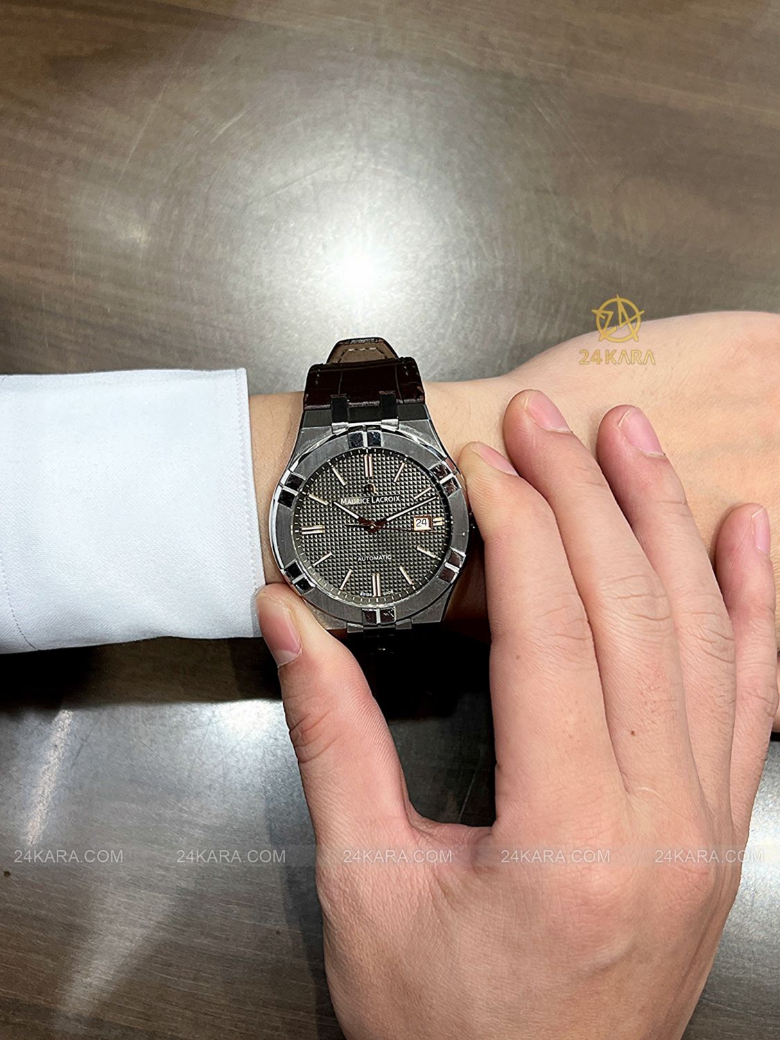 Đồng hồ Maurice Lacroix Aikon AI6008-SS001-331-1 Mặt Số Nâu Xám Automatic Date - lướt