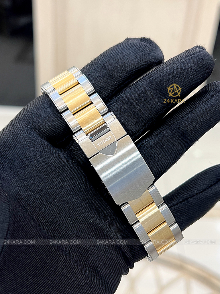 Đồng hồ Tudor Black Bay S&G 79733N M79733N-0008 41 Demi Vàng Mặt Đen