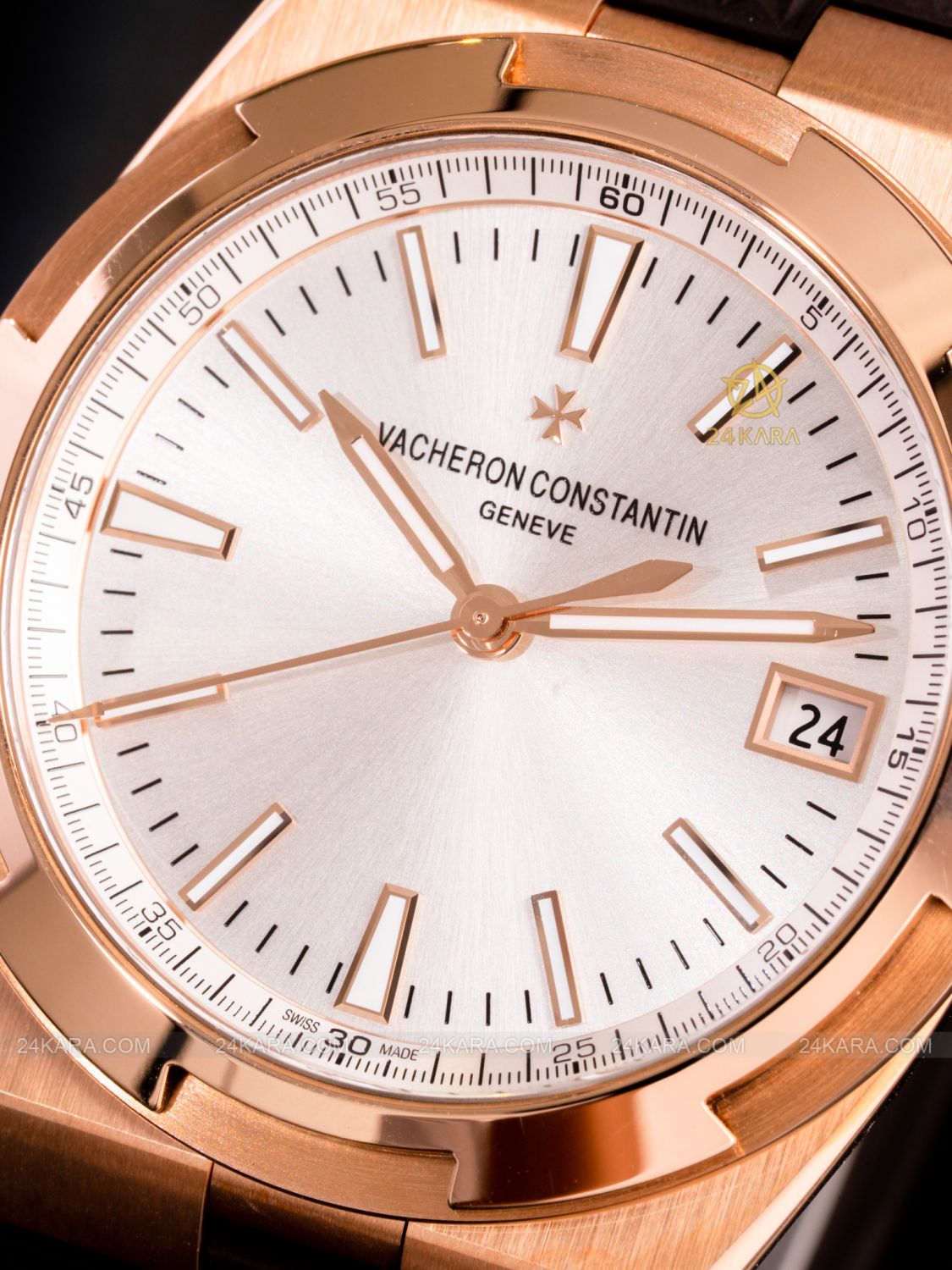 Đồng hồ Vacheron Constantin Overseas 41 Rose Gold 18K 4500V/000R-B127 mặt số trắng, dây da và dây cao su nâu