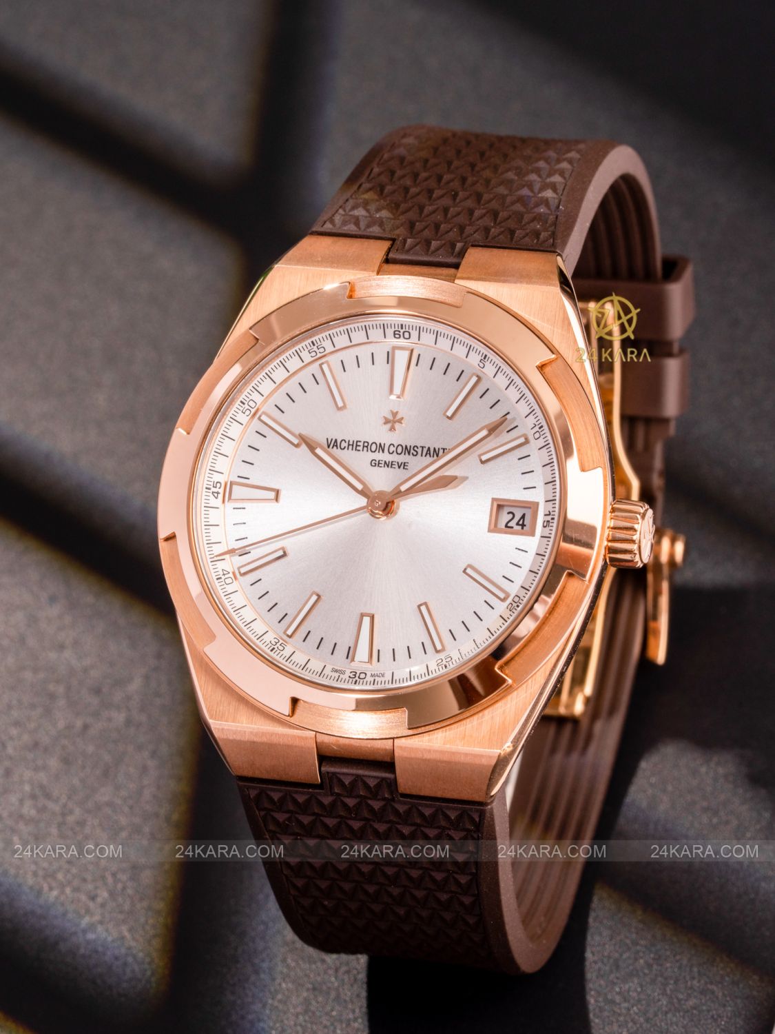 Đồng hồ Vacheron Constantin Overseas 41 Rose Gold 18K 4500V/000R-B127 mặt số trắng, dây da và dây cao su nâu