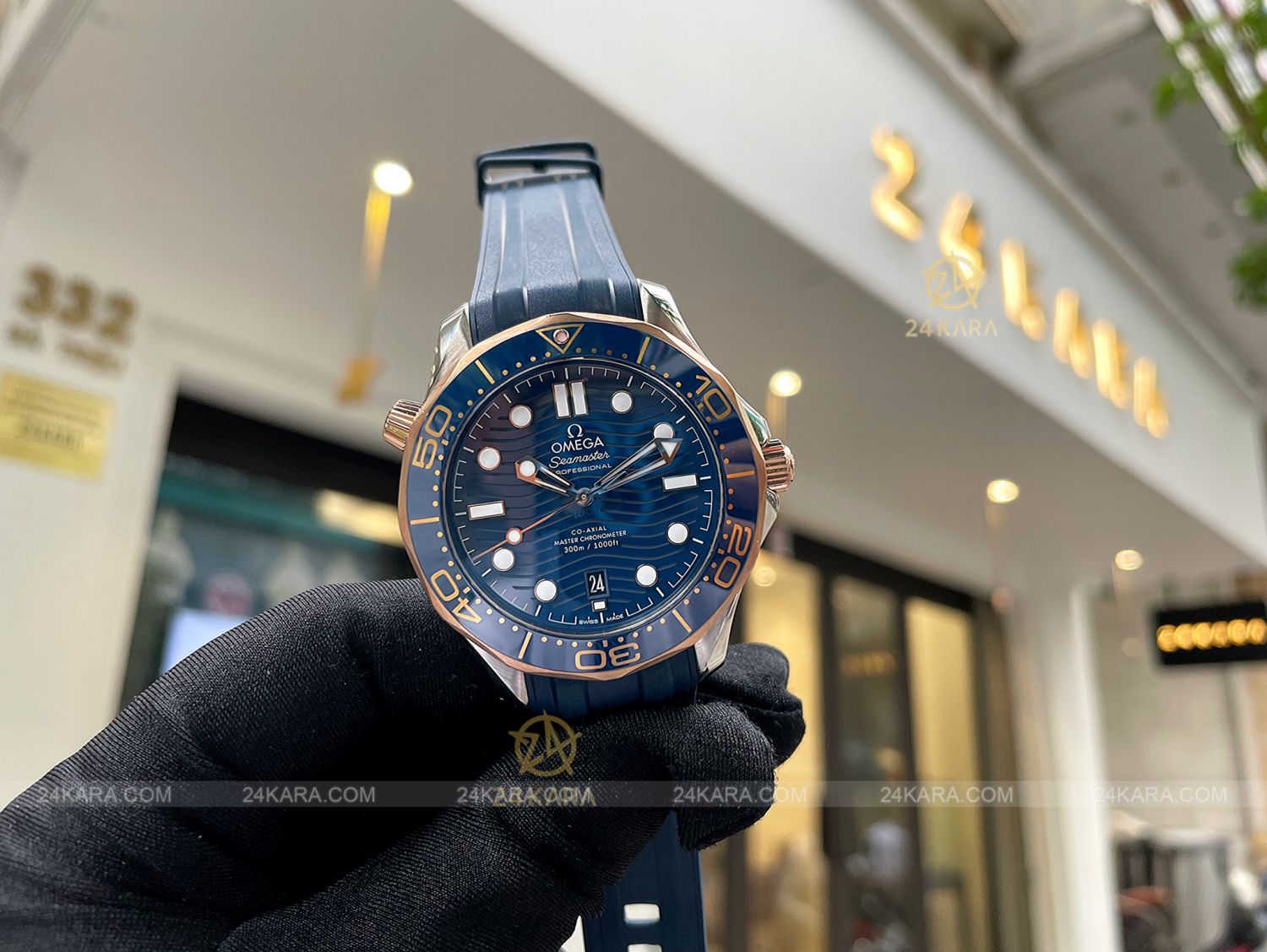Đồng hồ Omega Seamaster Diver 300M 42 Sedna Gold Steel