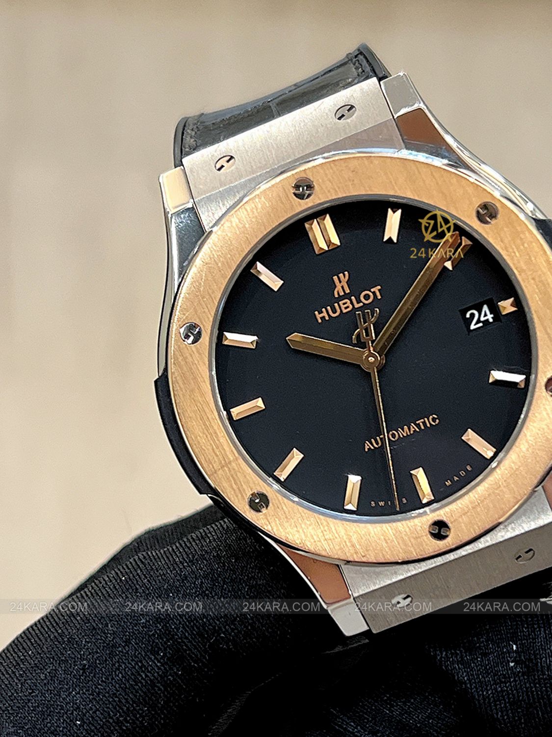 Đồng hồ Hublot Classic Fusion King Gold Black 511.NO.1181.LR 45mm dây da - Lướt