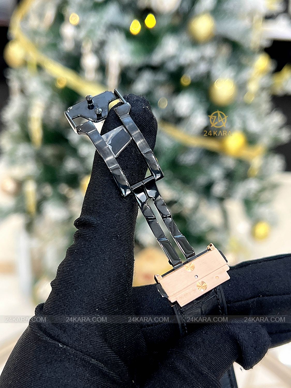 Đồng hồ Hublot Classic Fusion King Gold Diamonds 38 565.OX.1480.LR.1204 Dây da