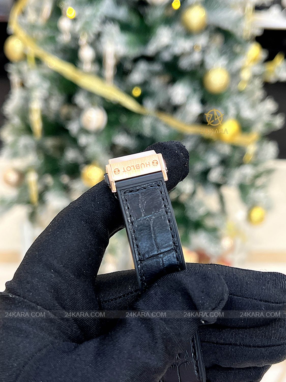 Đồng hồ Hublot Classic Fusion King Gold Diamonds 38 565.OX.1480.LR.1204 Dây da