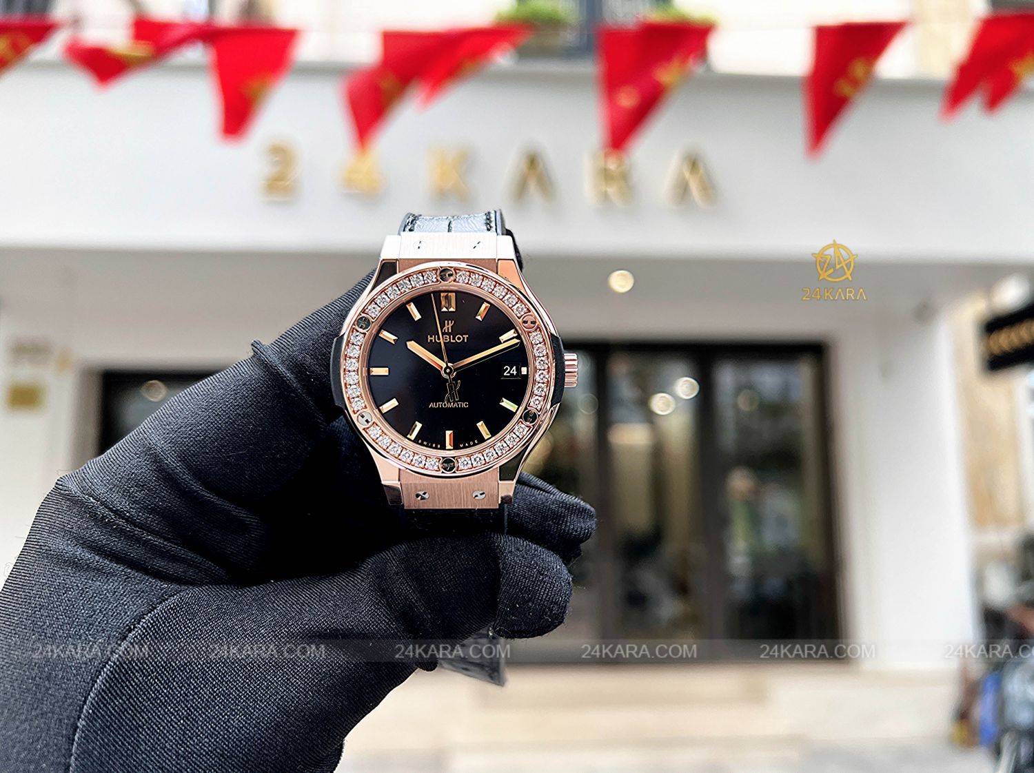 Đồng hồ Hublot Classic Fusion King Gold Diamonds 38 565.OX.1480.LR.1204 Dây da