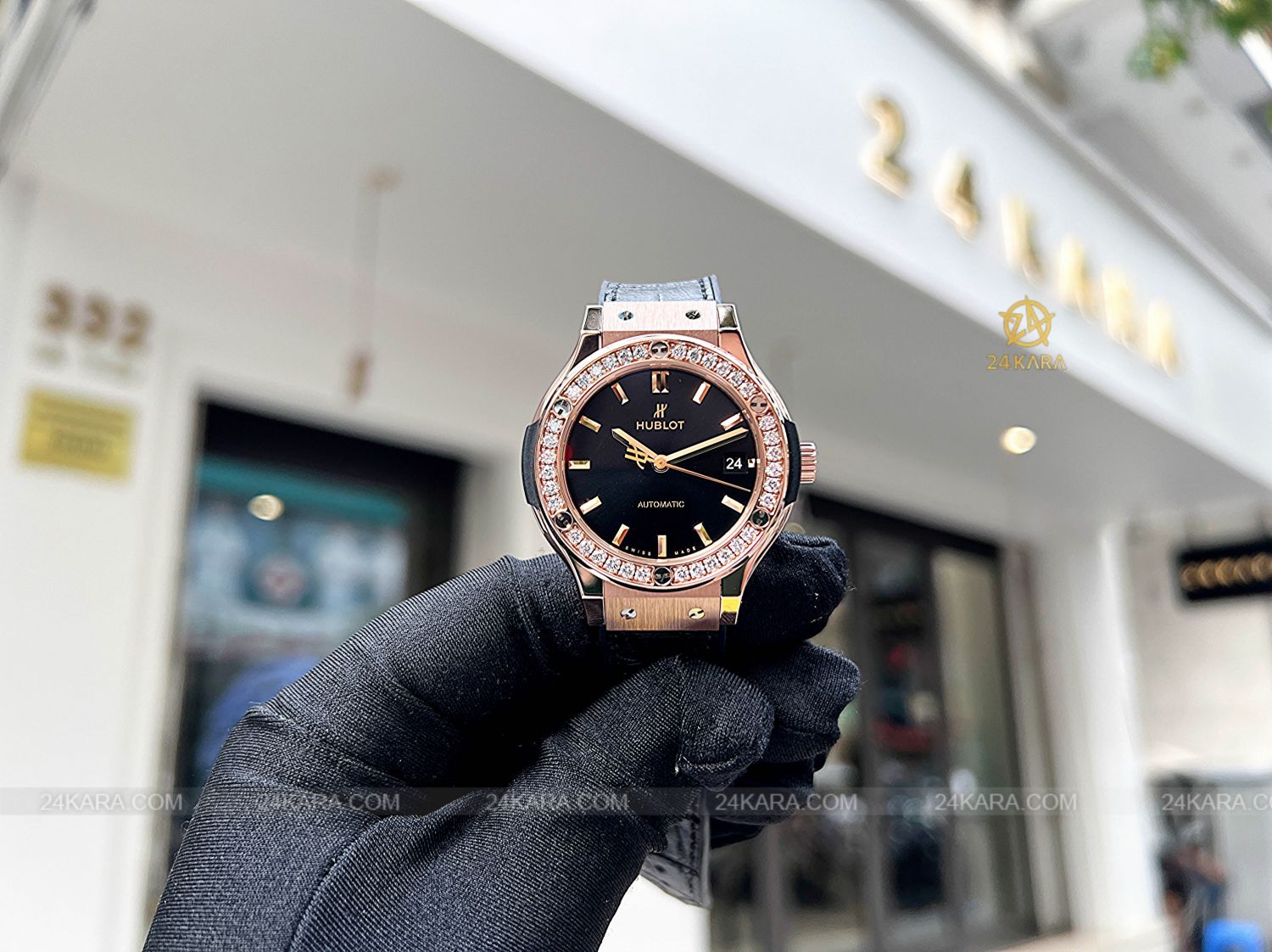 Đồng hồ Hublot Classic Fusion King Gold Diamonds 38 565.OX.1480.LR.1204 Dây da