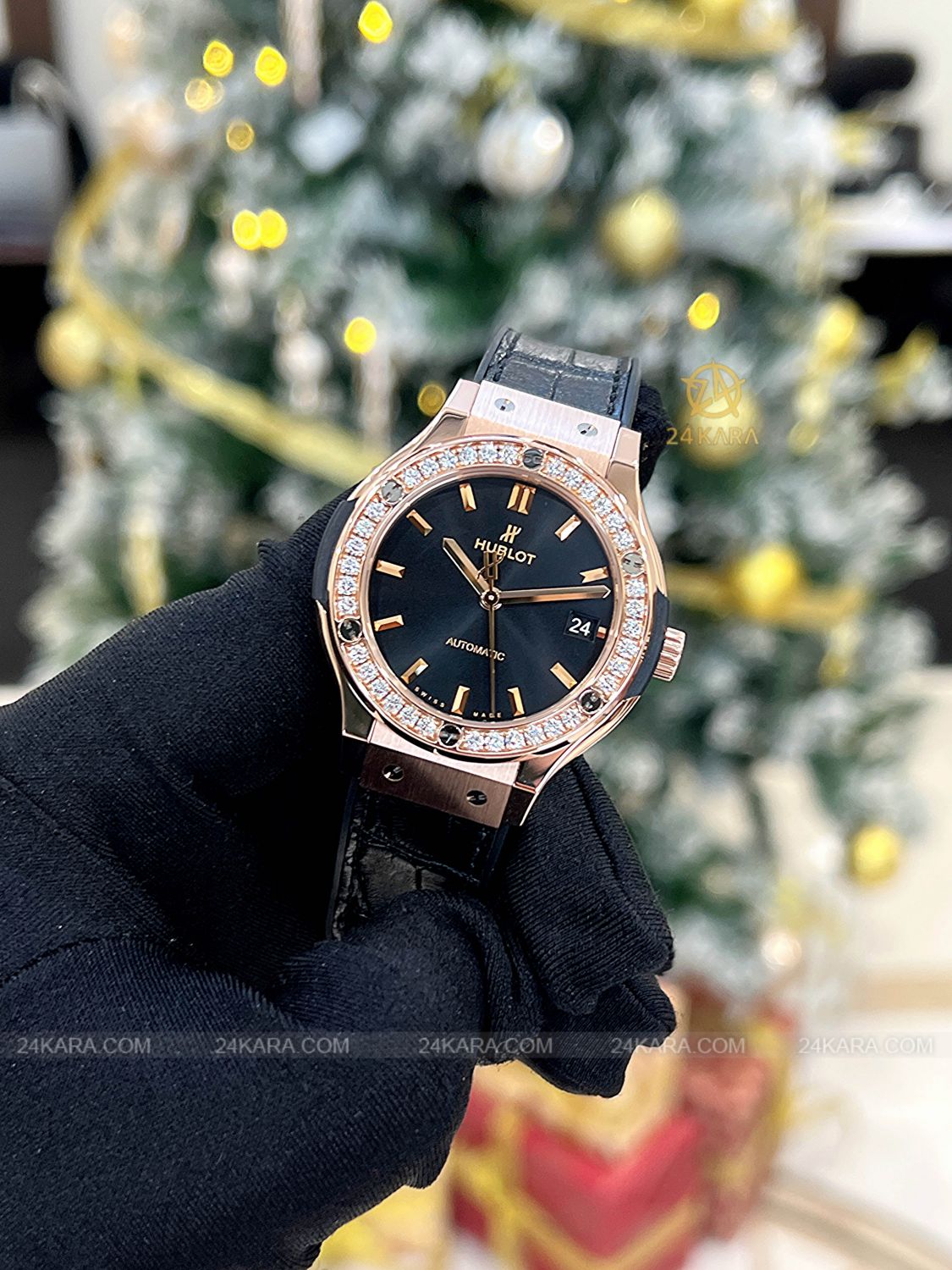 Đồng hồ Hublot Classic Fusion King Gold Diamonds 38 565.OX.1480.LR.1204 Dây da