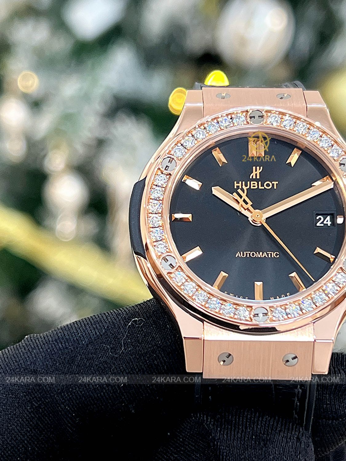 Đồng hồ Hublot Classic Fusion King Gold Diamonds 38 565.OX.1480.LR.1204 Dây da