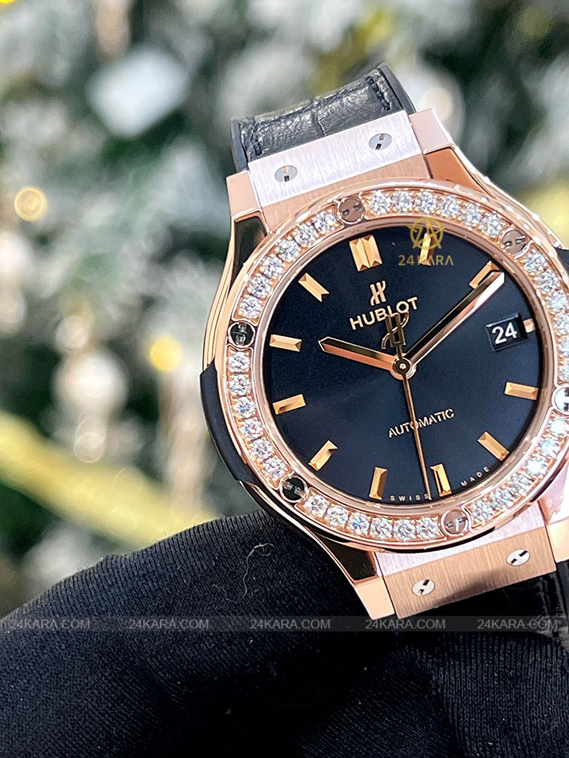 Đồng hồ Hublot Classic Fusion King Gold Diamonds 38 565.OX.1480.LR.1204 Dây da