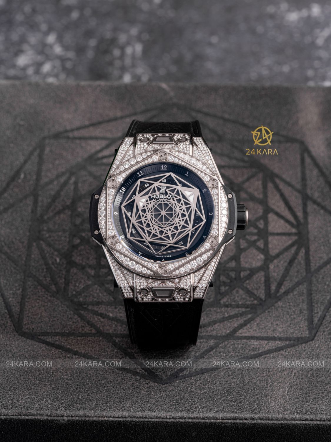 Đồng hồ Hublot Big Bang Sang Bleu Titanium Diamond Pave 45mm 415.NX.1112.VR.1704.MXM17 Limited 200pc - Unworn