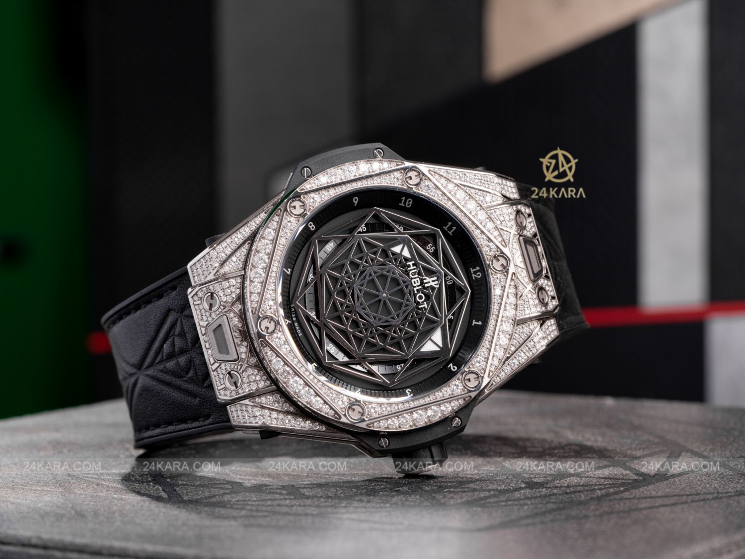 Đồng hồ Hublot Big Bang Sang Bleu Titanium Diamond Pave 45mm 415.NX.1112.VR.1704.MXM17 Limited 200pc - Unworn