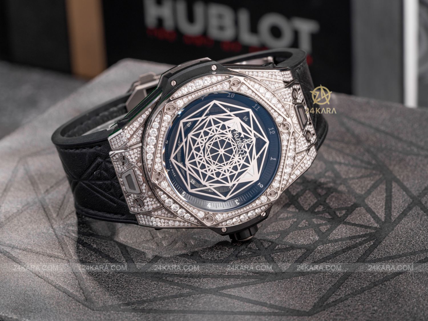 Đồng hồ Hublot Big Bang Sang Bleu Titanium Diamond Pave 45mm 415.NX.1112.VR.1704.MXM17 Limited 200pc - Unworn