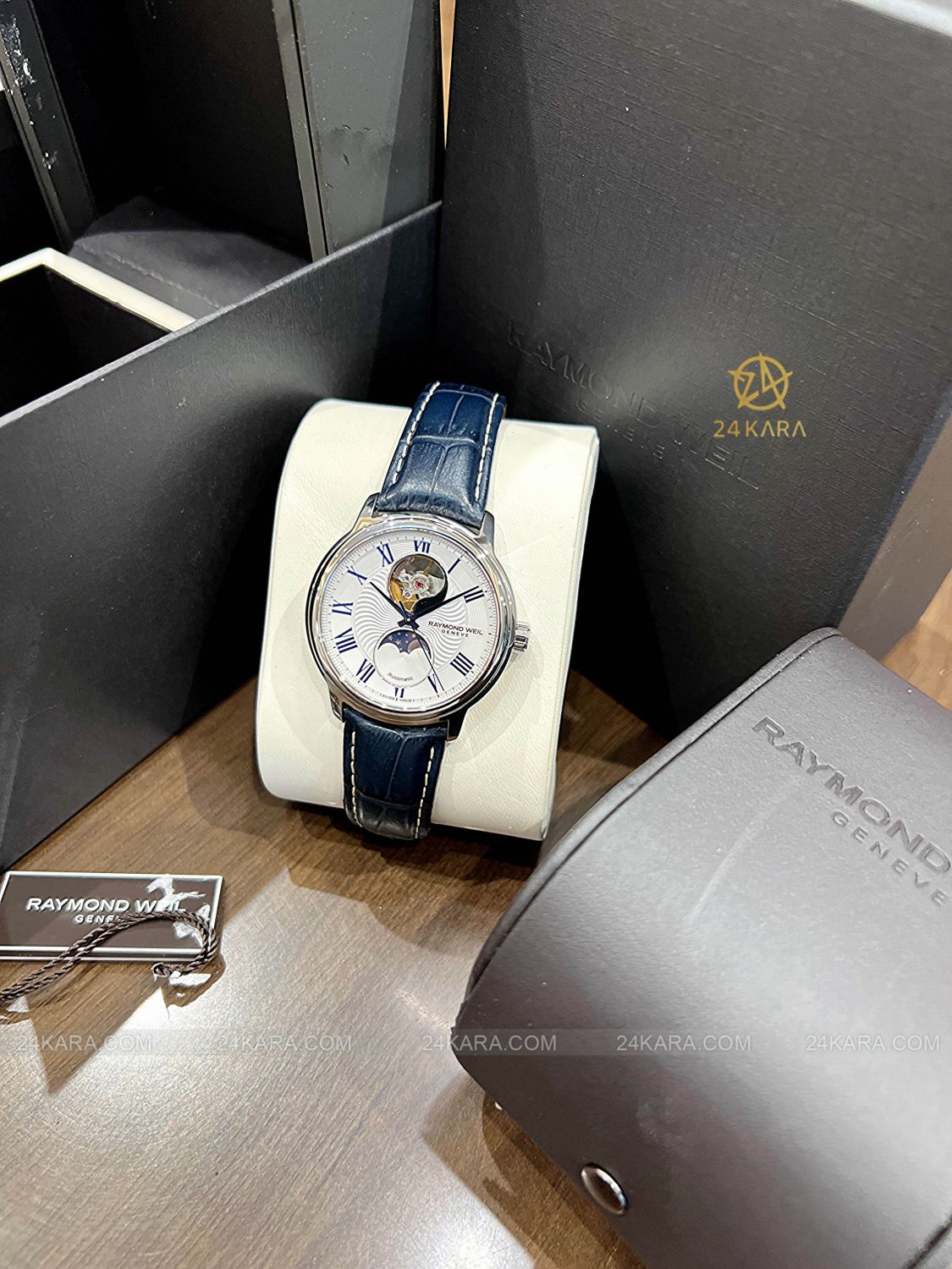 Đồng hồ Raymond Weil Maestro Moonphase 2240-STC-00655 - Lướt