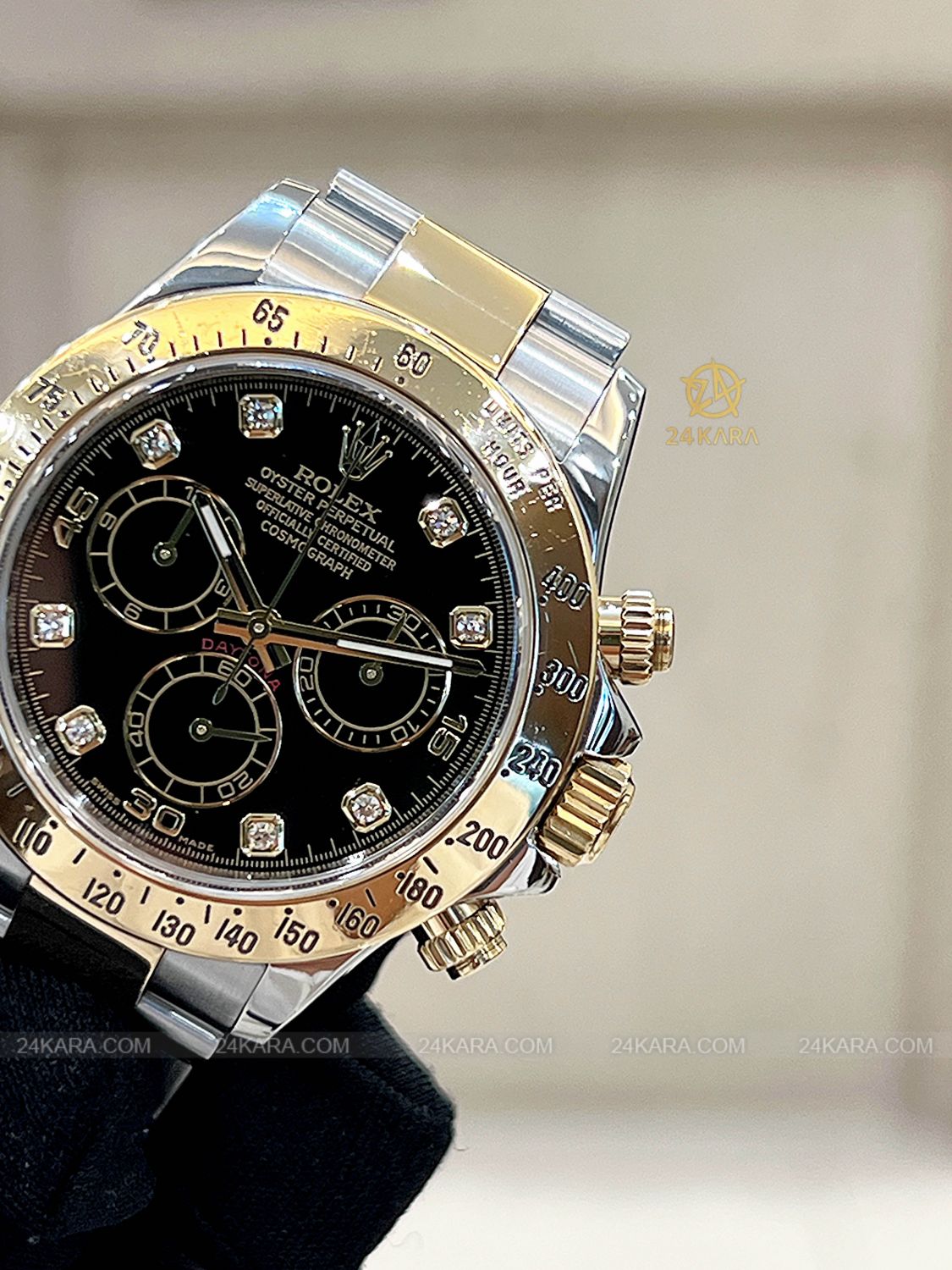 Đồng hồ Rolex Cosmograph Daytona 40 M116523-0043 116523-0043 Vàng Kim 18ct Mặt đen Cọc số Kim cương - Lướt