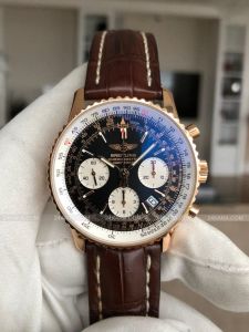 Đồng hồ Breitling Navitimer 42 mm Chronograph 18K Gold Black Dial Automatic Date R23322