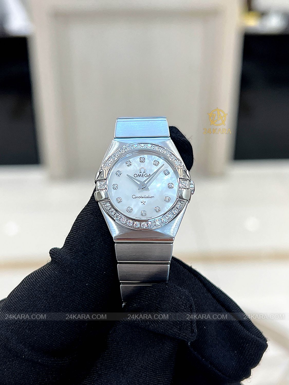 Đồng hồ Omega Constellation 123.15.24.60.55.001 Lady Mini 24 Mặt Ốc MOP Niềng Kim Cương - Lướt