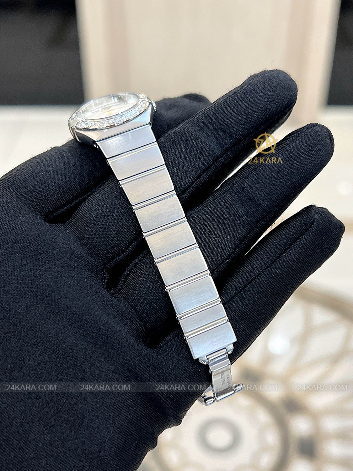 Đồng hồ Omega Constellation 123.15.24.60.55.001 Lady Mini 24 Mặt Ốc MOP Niềng Kim Cương - Lướt