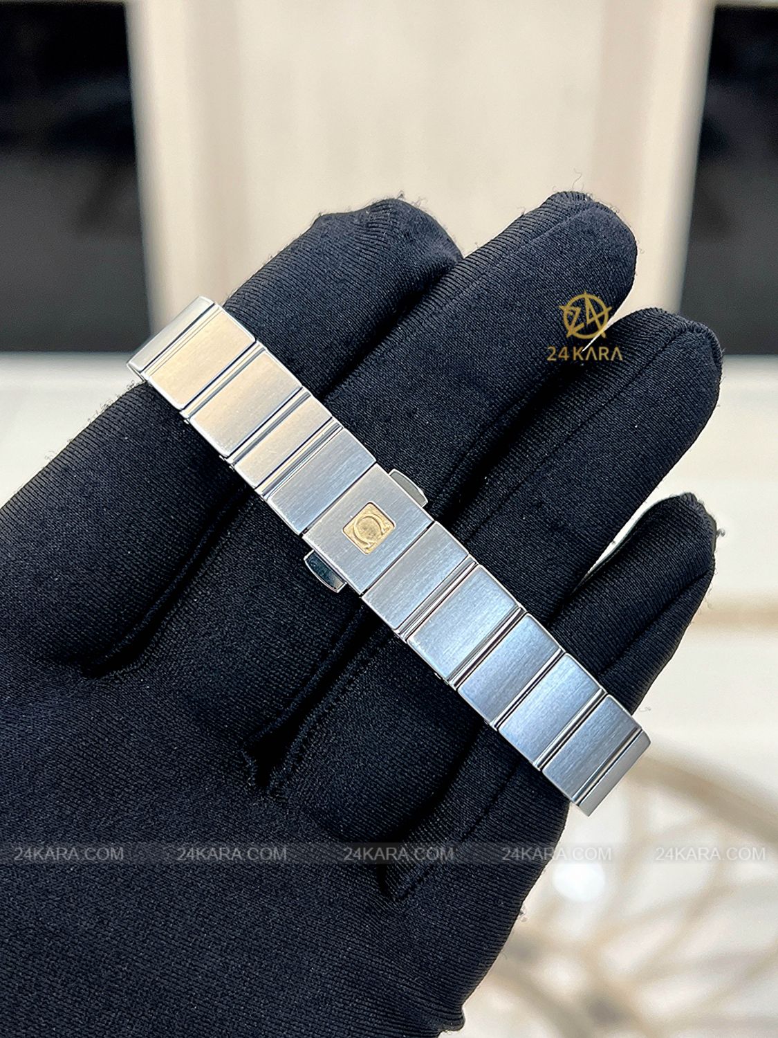 Đồng hồ Omega Constellation 123.15.24.60.55.001 Lady Mini 24 Mặt Ốc MOP Niềng Kim Cương - Lướt