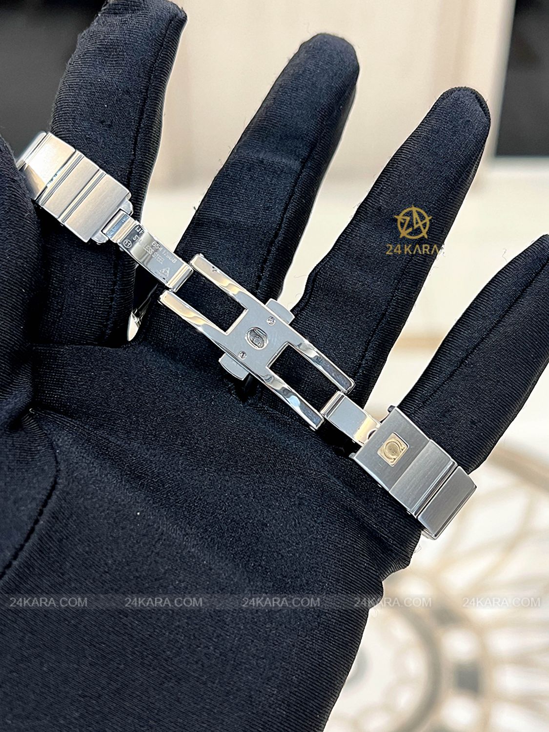 Đồng hồ Omega Constellation 123.15.24.60.55.001 Lady Mini 24 Mặt Ốc MOP Niềng Kim Cương - Lướt