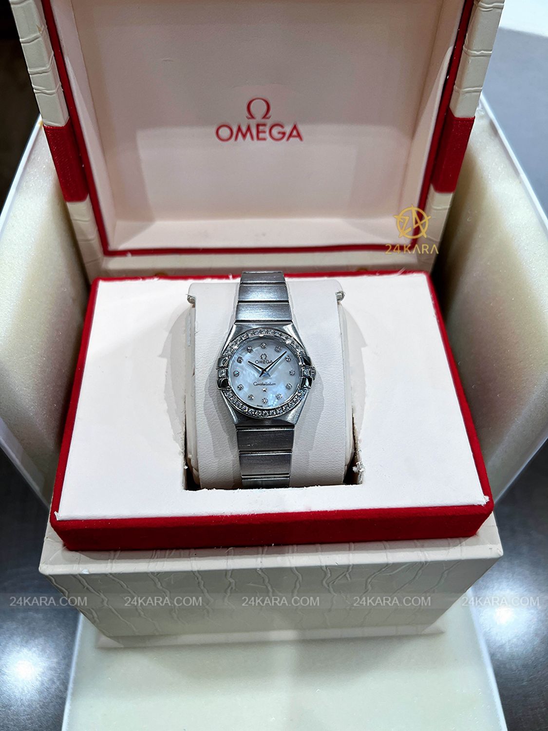 Đồng hồ Omega Constellation 123.15.24.60.55.001 Lady Mini 24 Mặt Ốc MOP Niềng Kim Cương - Lướt