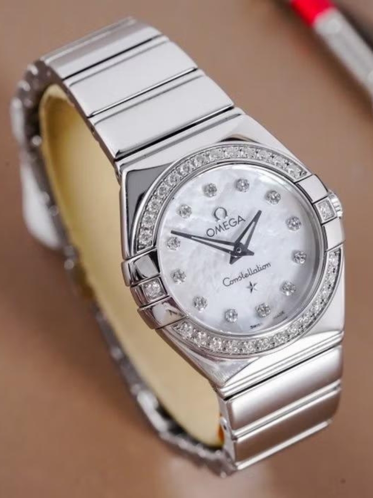 Đồng hồ Omega Constellation 123.15.24.60.55.001 Lady Mini 24 Mặt Ốc MOP Niềng Kim Cương - Lướt