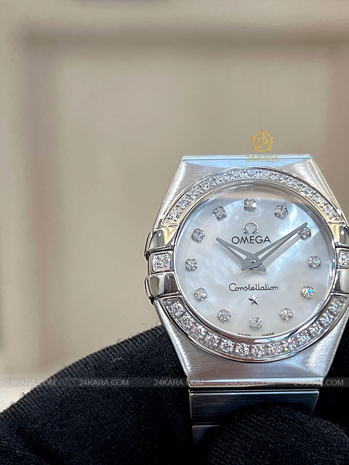 Đồng hồ Omega Constellation 123.15.24.60.55.001 Lady Mini 24 Mặt Ốc MOP Niềng Kim Cương - Lướt