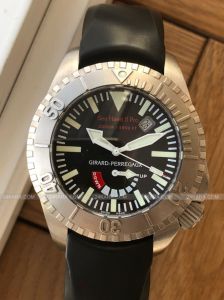 Đồng hồ Girard Perregaux Sea Hawk Power Reserve Titanium 44 mm 49940