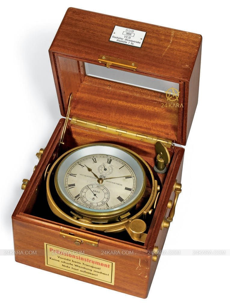 2010_csk_05732_0339_000a_german_mahogany_two-day_marine_chronometer_veb_glashutter_uhrenbetri