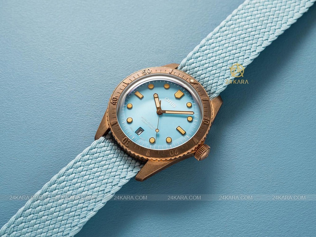 2022-oris-divers-sixty-five-cotton-candy-on-perlon-straps-5