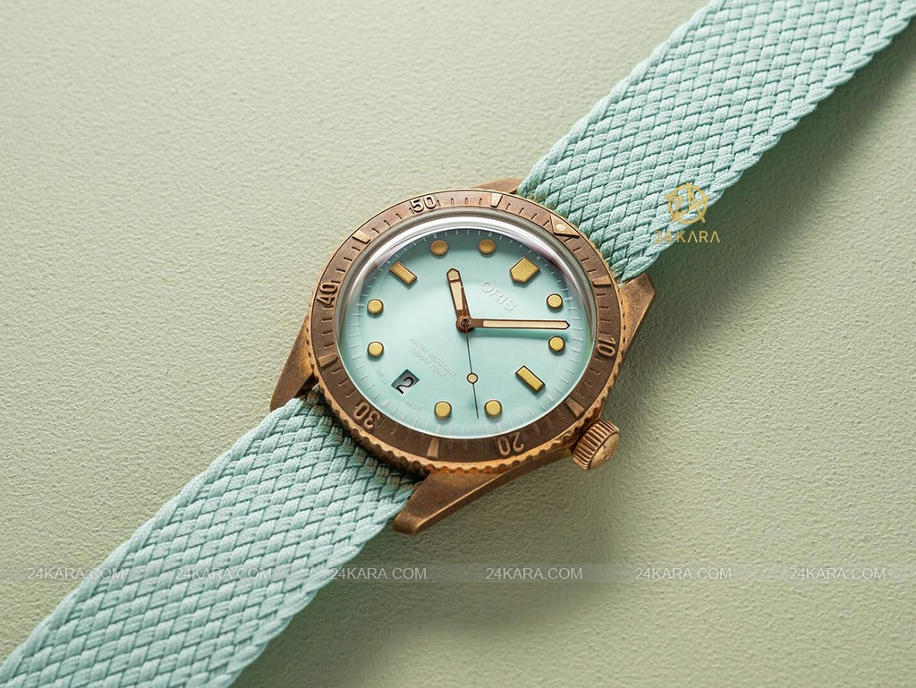 2022-oris-divers-sixty-five-cotton-candy-on-perlon-straps-6