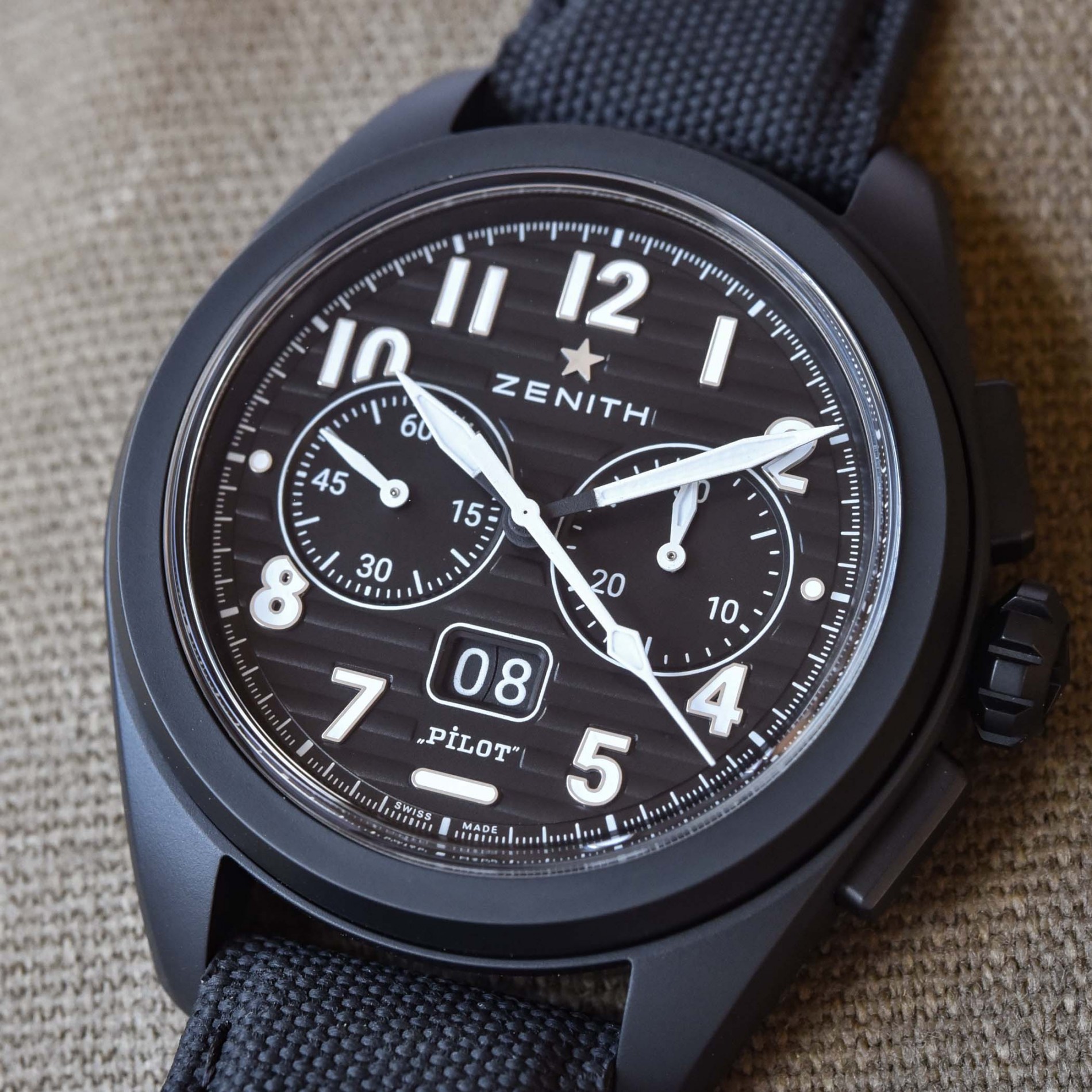 2023-zenith-pilot-big-date-flyback-chronograph-black-ceramic-hands-on-3